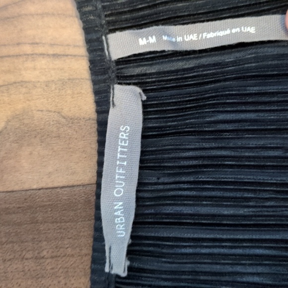 Urban Outfitters Long Sleeve Cropped Plisse Wrap Top - Picture 2 of 6